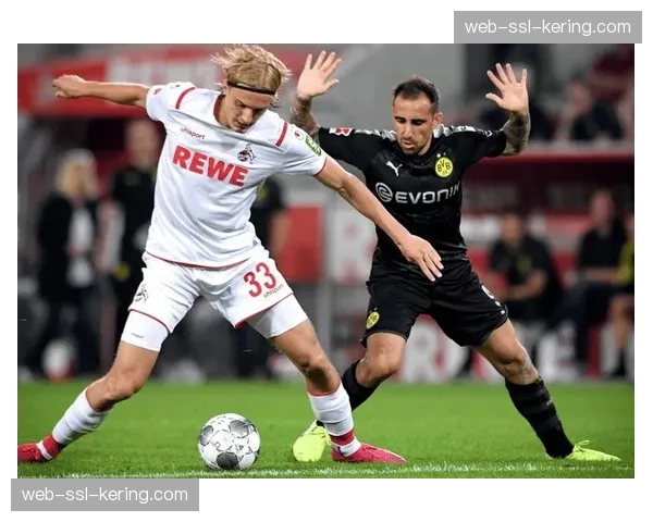 莱比锡红牛半场2-0领先门兴，控球率仅45%但反击效率极高