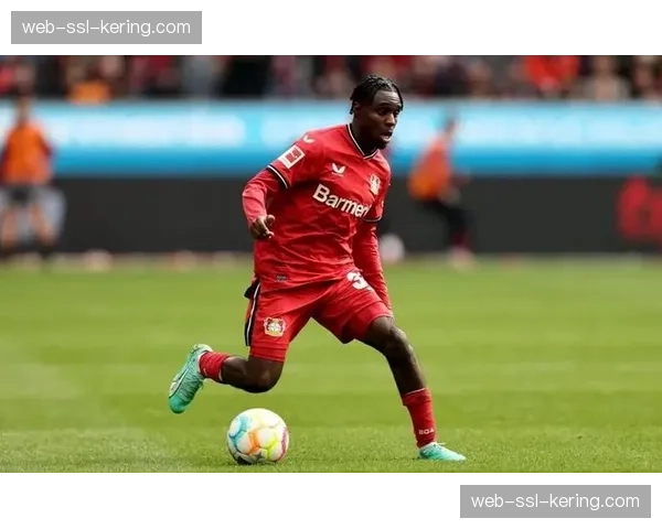 传闻：曼联有意在今夏引进勒沃库森边卫弗林蓬